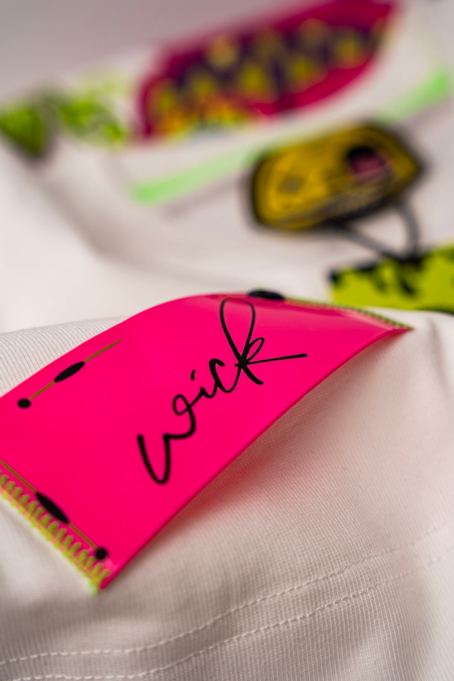 WEISSES OVERSIZE-T-SHIRT MIT KETTE!