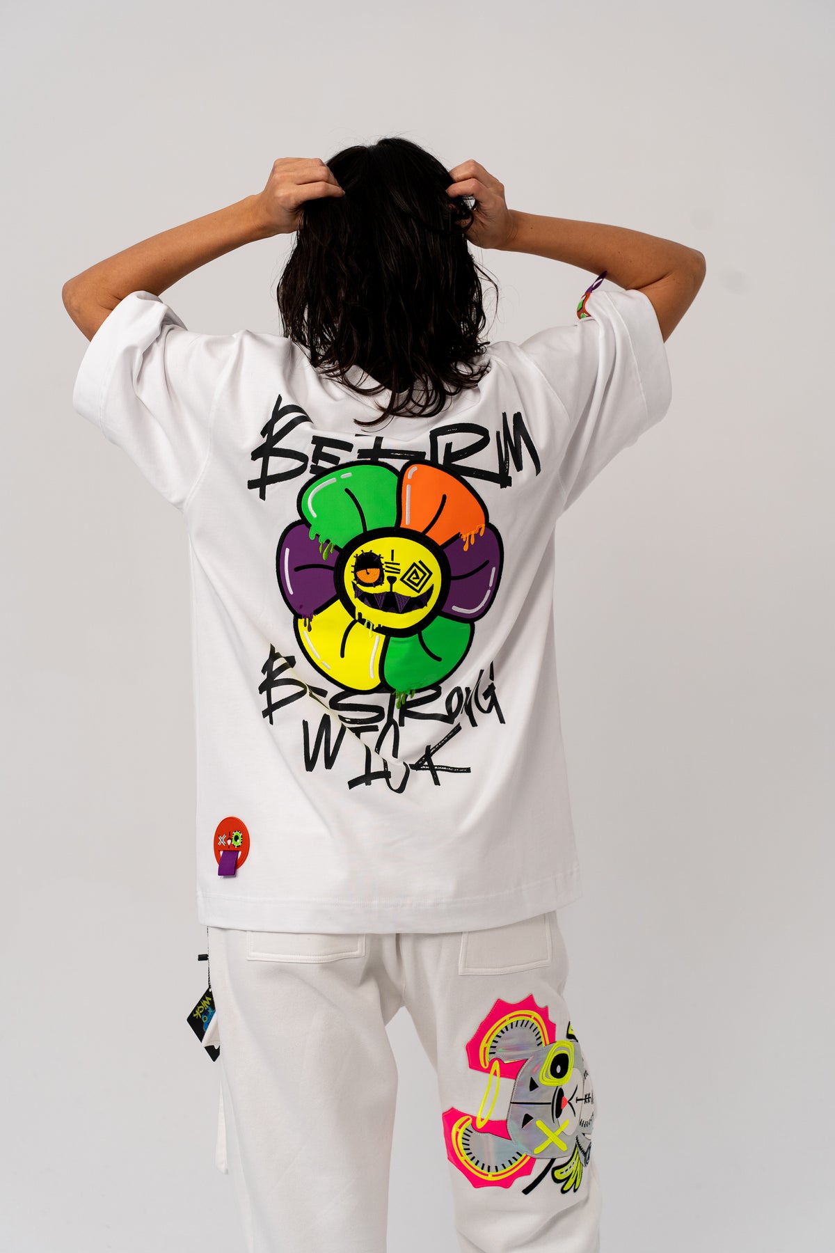 NEON ICE FLOWER T-SHIRT WITH AMIGURUMI WHITE