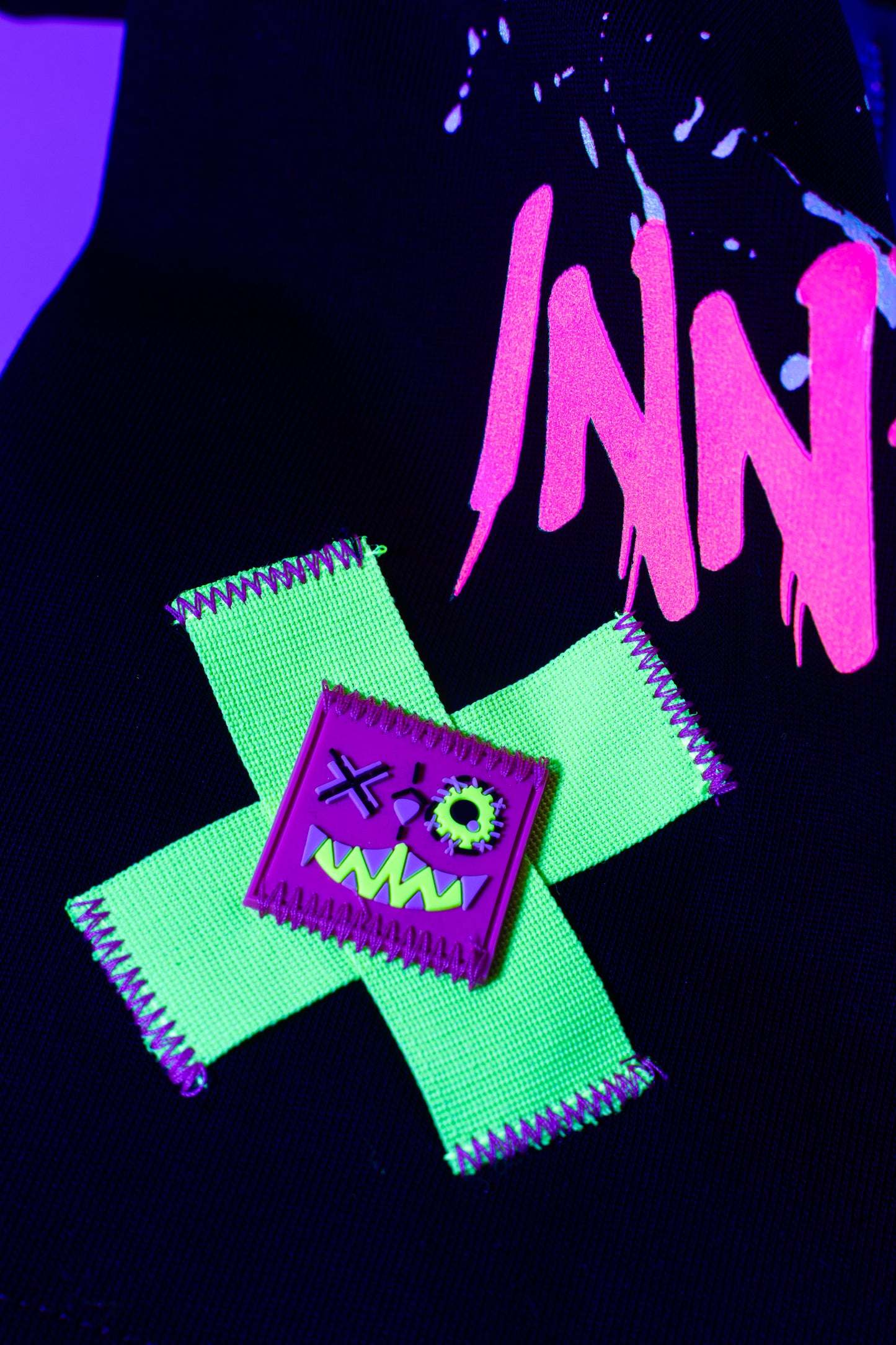 OVERSIZED NR ARROW BLACK