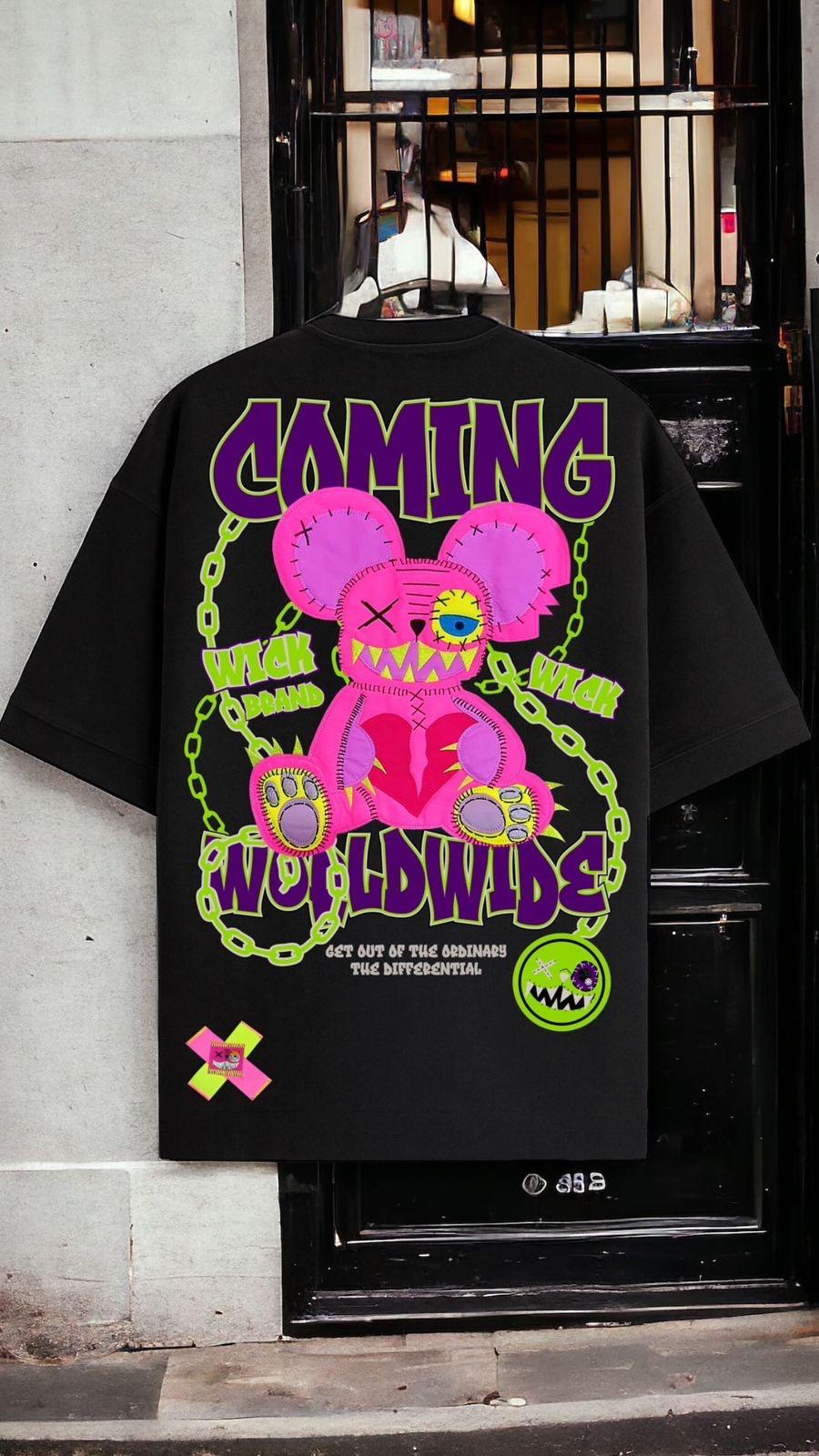 OVERSIZED BLACK CHAIN!