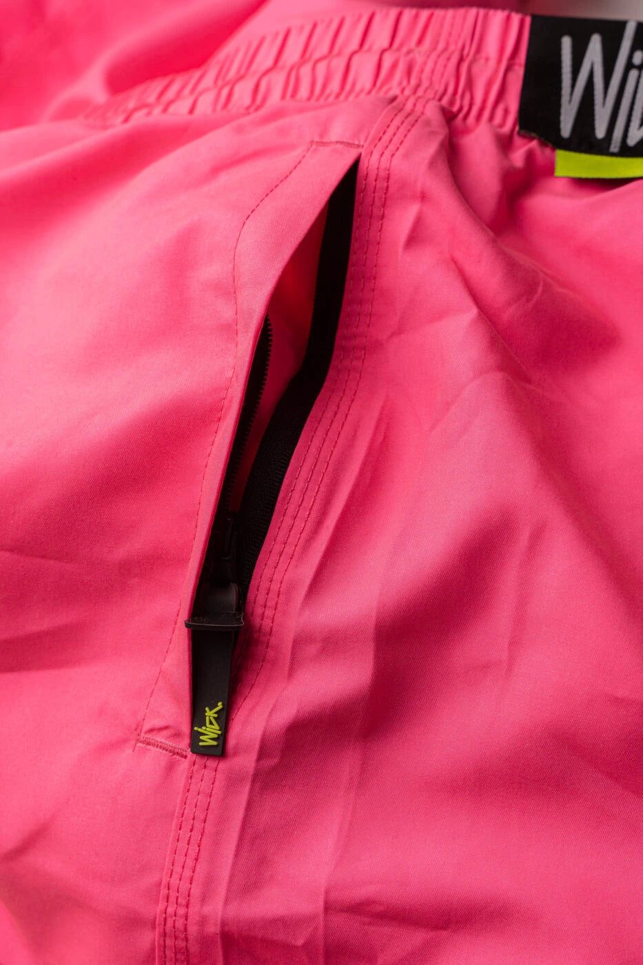 Night Riders Swim Shorts Pink detalle bolsillo