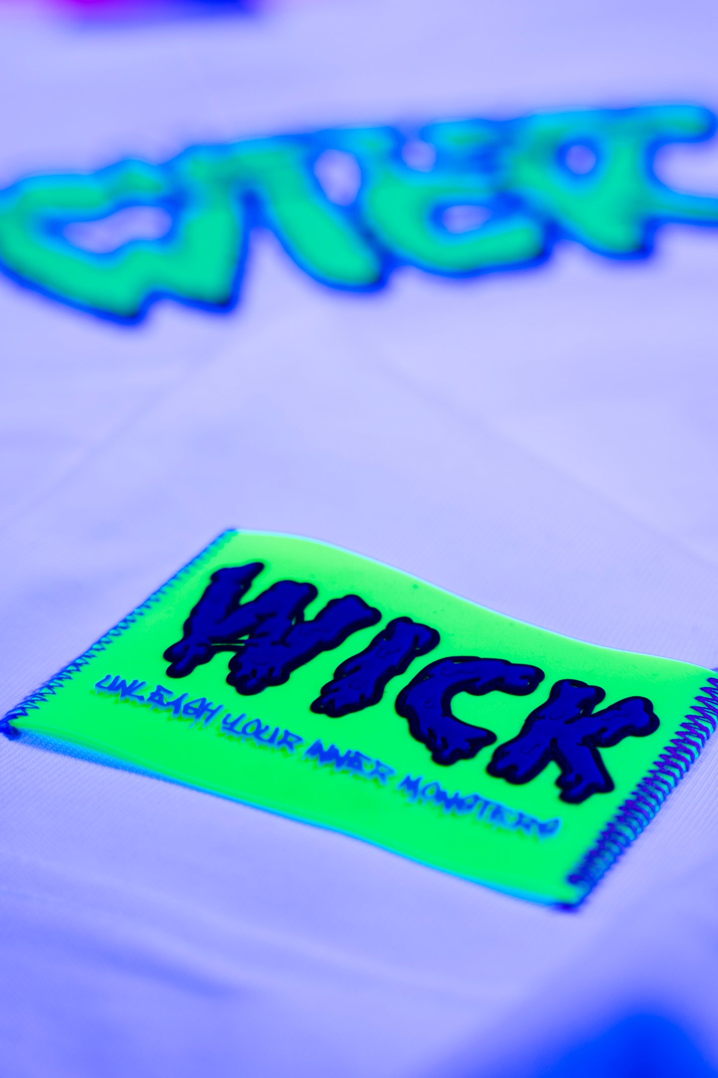 OVERSIZED 3D GLASS WHITE