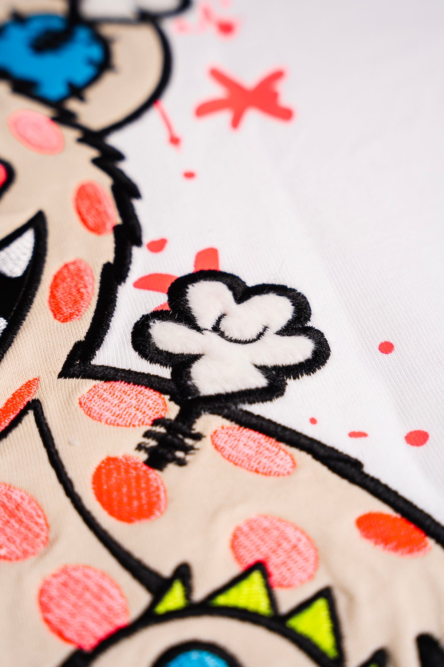 T-SHIRT OVERSIZED TOXIC WHITE