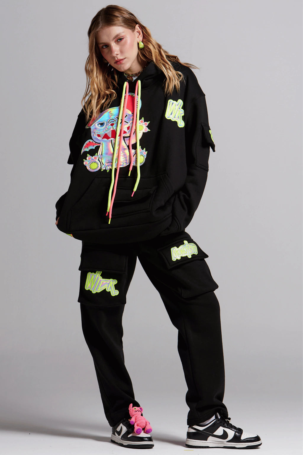 NEON ROYALTY HOODIE BLACK