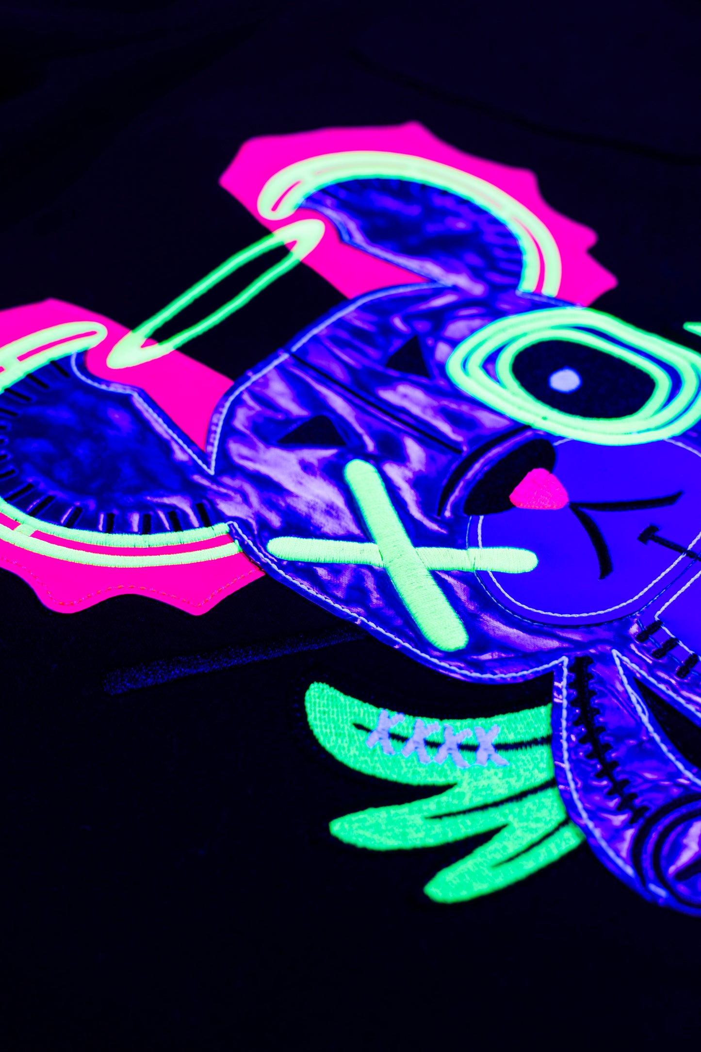 NEON ROYALTY CARGO SWEATPANTS BLACK