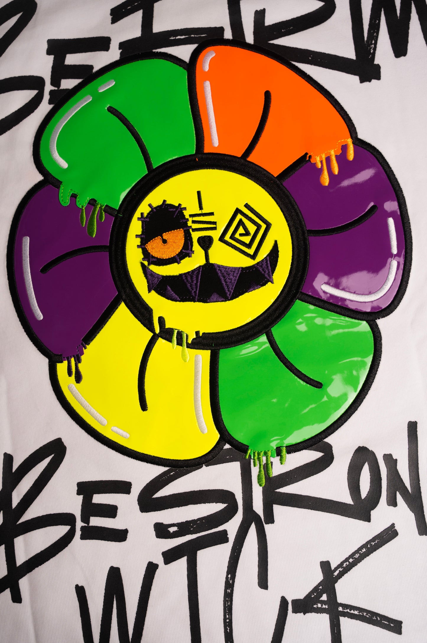 NEON ICE FLOWER T-SHIRT WITH AMIGURUMI