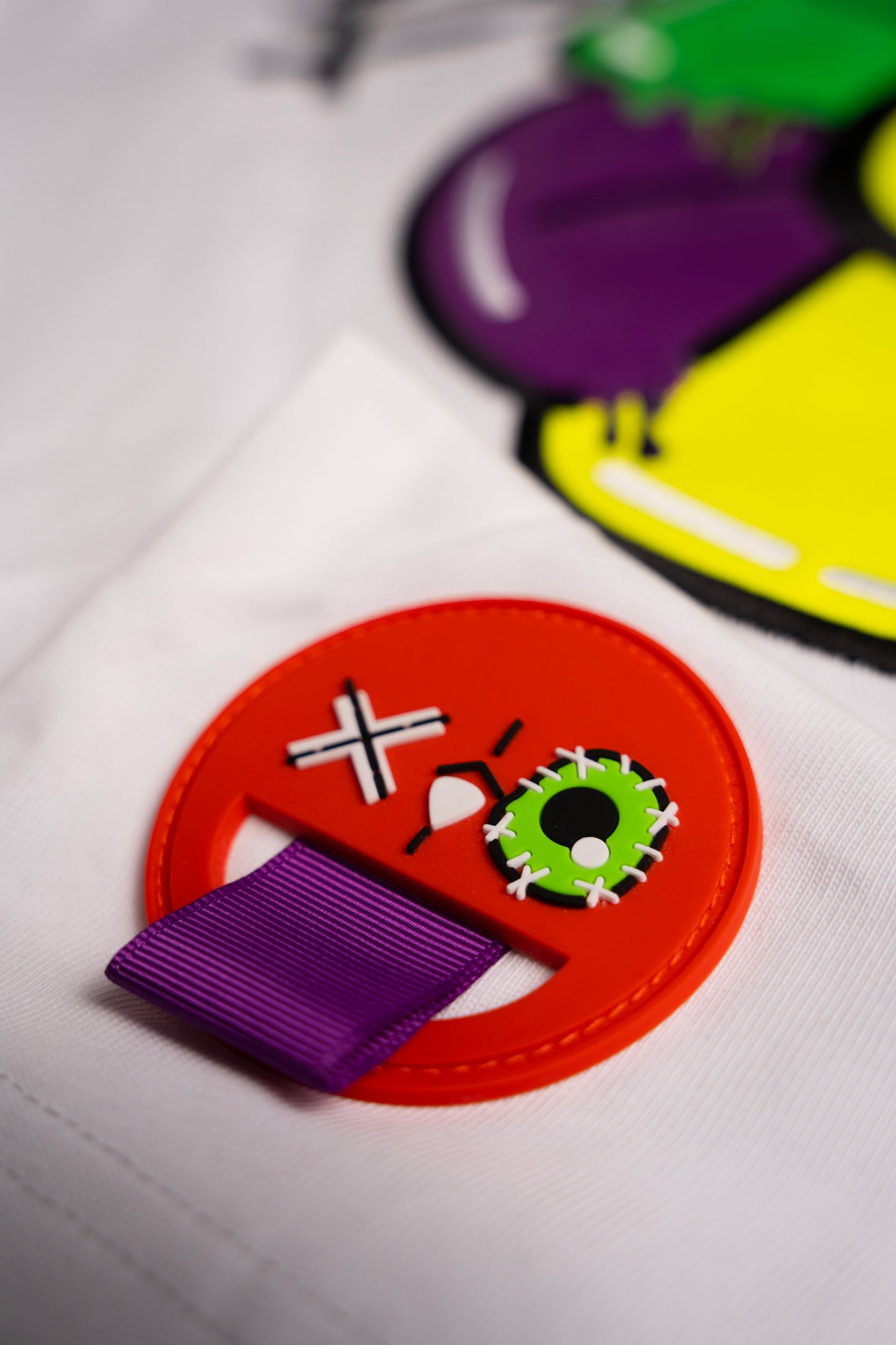 NEON ICE FLOWER T-SHIRT WITH AMIGURUMI