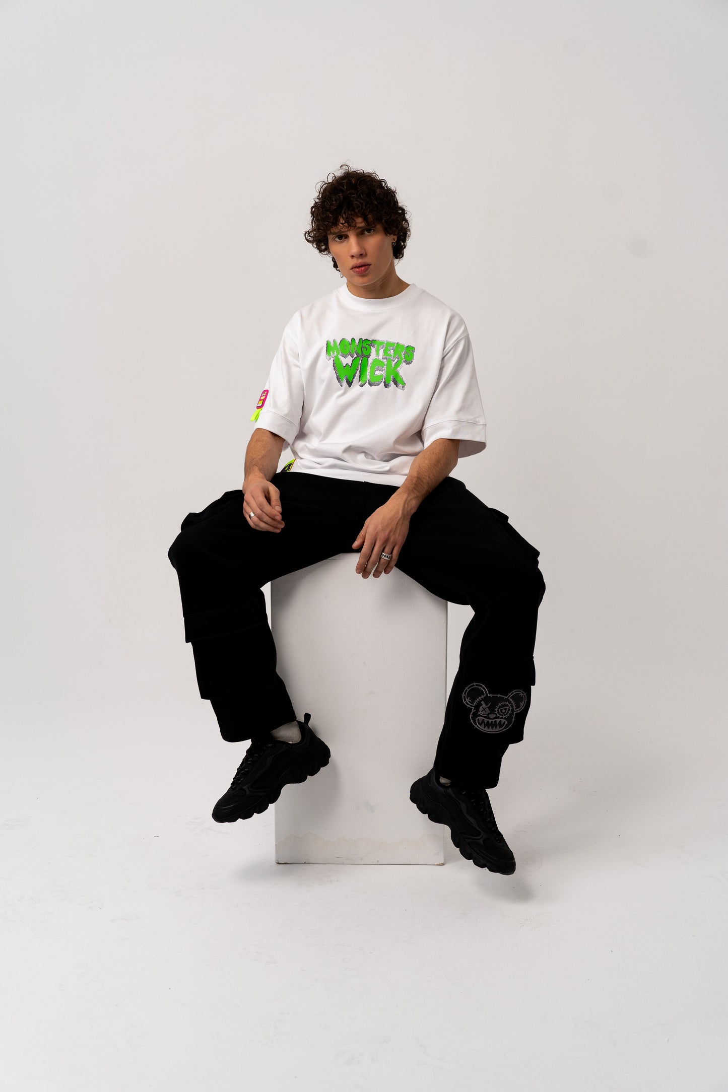 OVERSIZED 3D GLASS WHITE