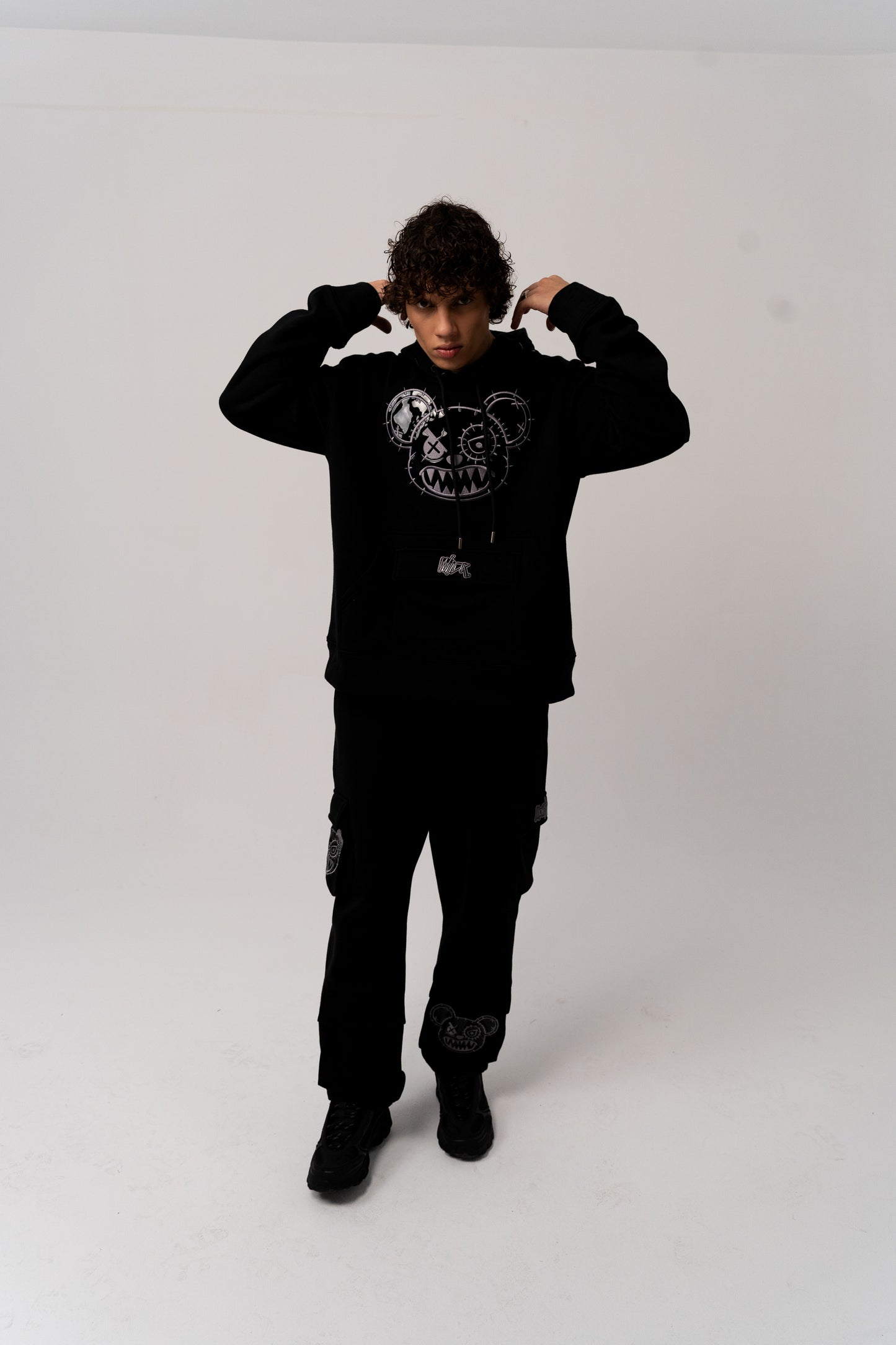 BLACK ICE CARGO SWEATPANTS