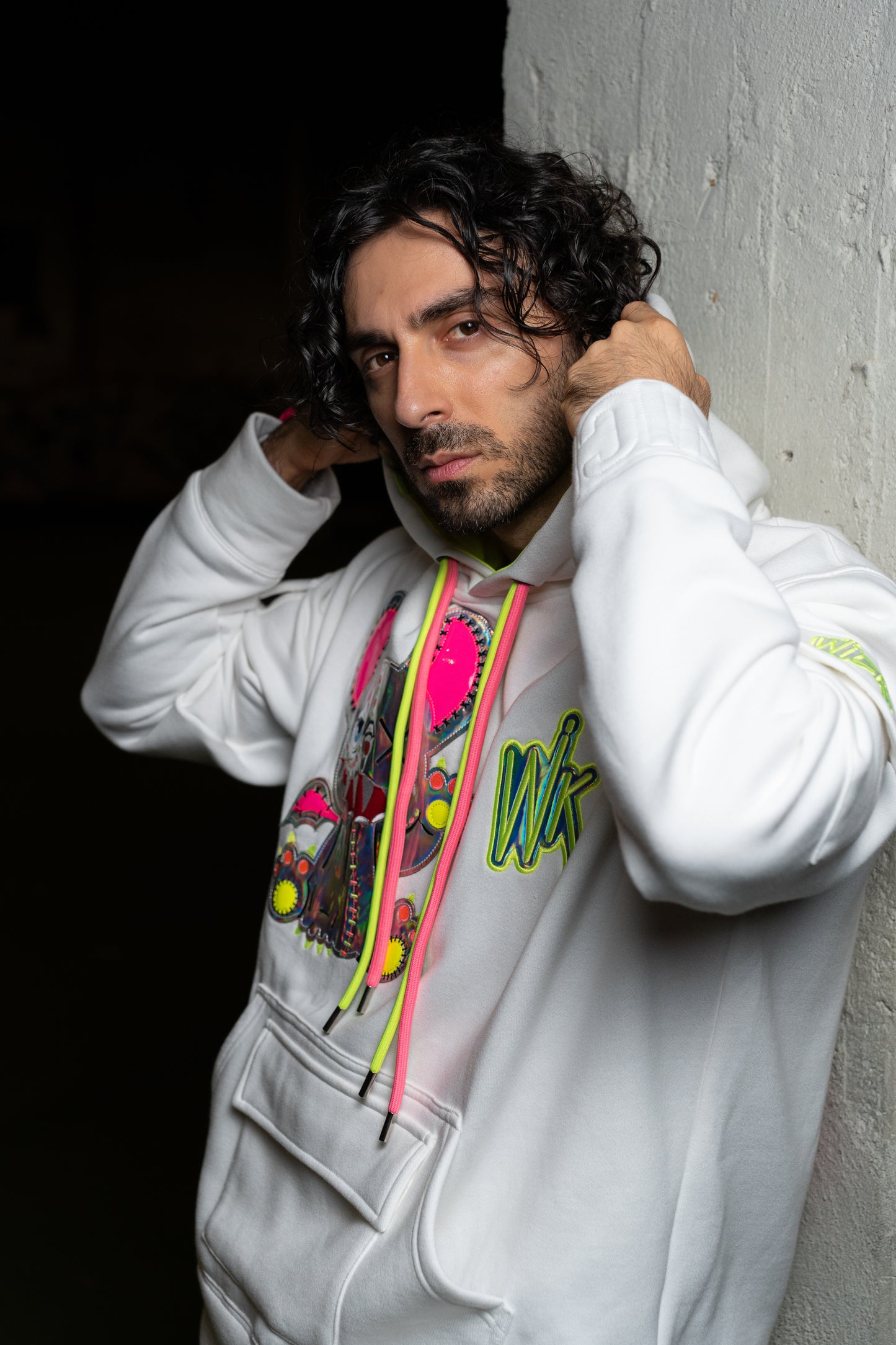 NEON ROYALTY HOODIE WHITE