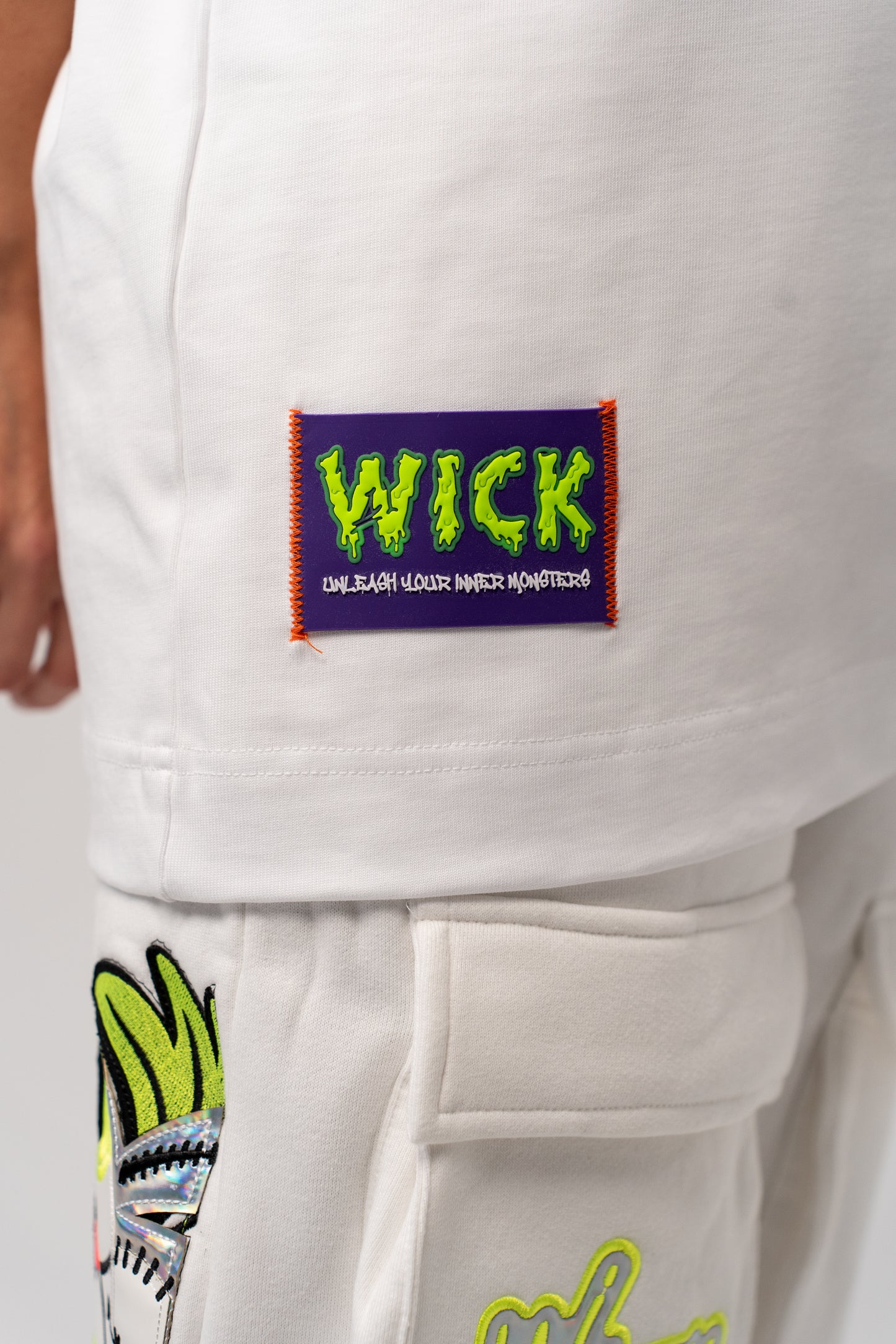 NEON ICE FLOWER T-SHIRT WITH AMIGURUMI