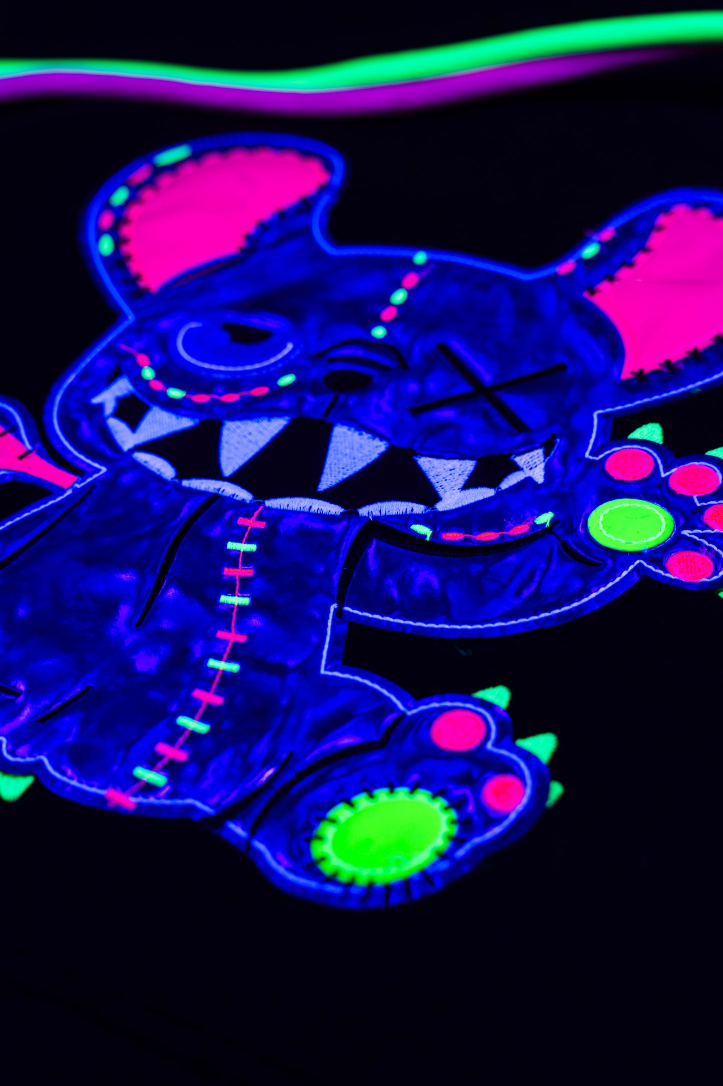 NEON ROYALTY HOODIE BLACK