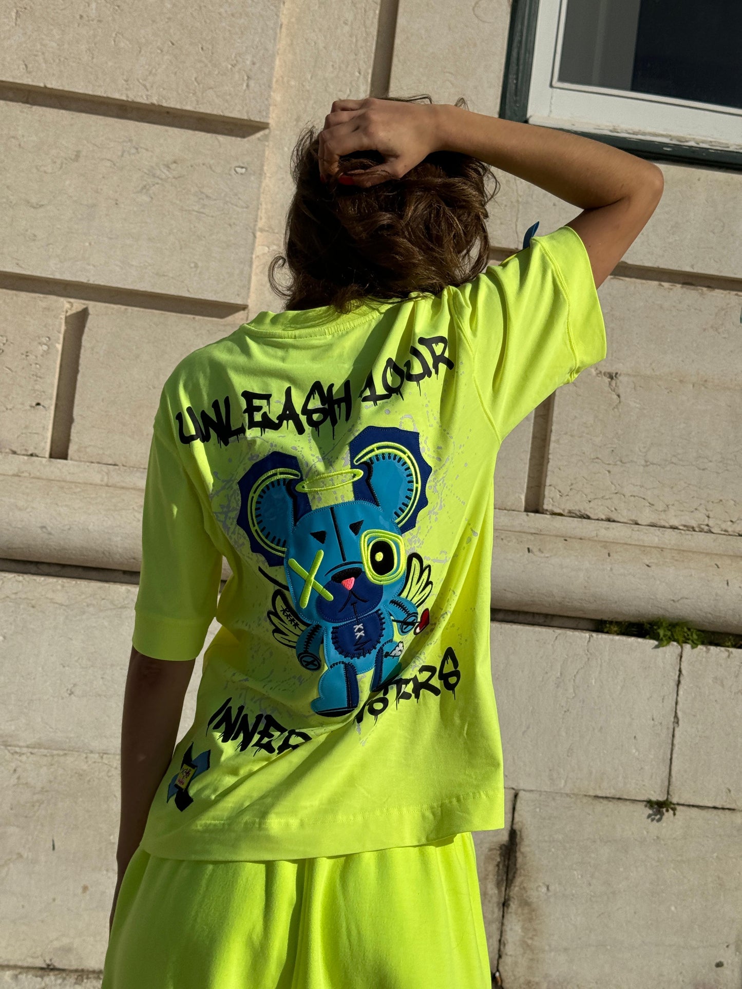 YELLOW NEON OVERSIZED T-SHIRT!