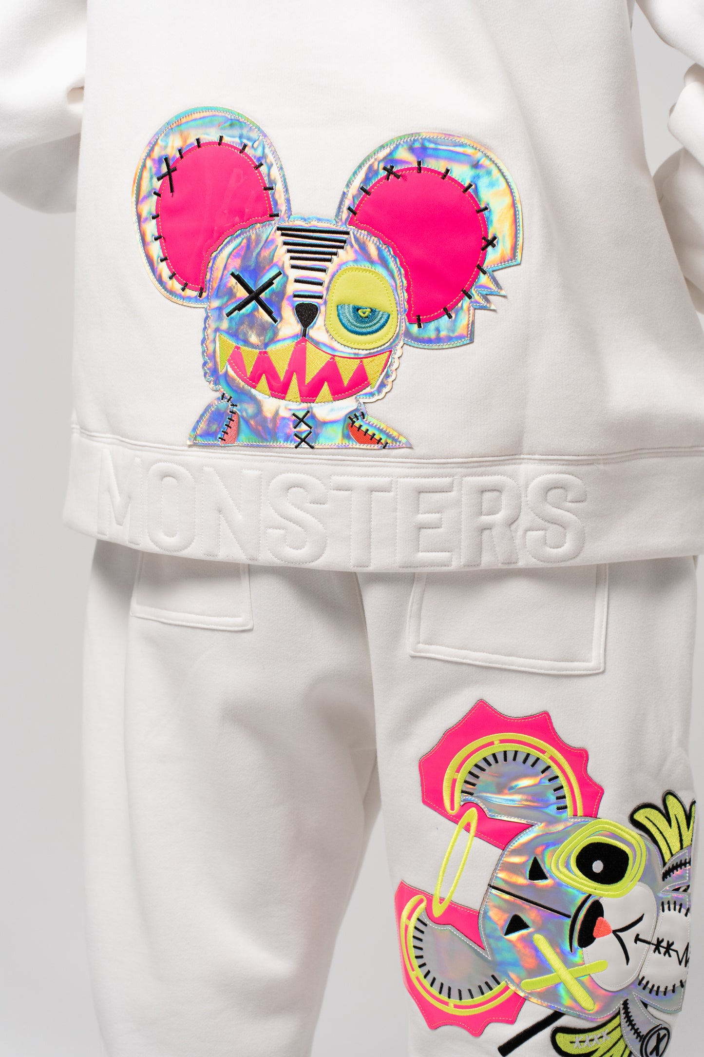 NEON ROYALTY CARGO SWEATPANTS WHITE