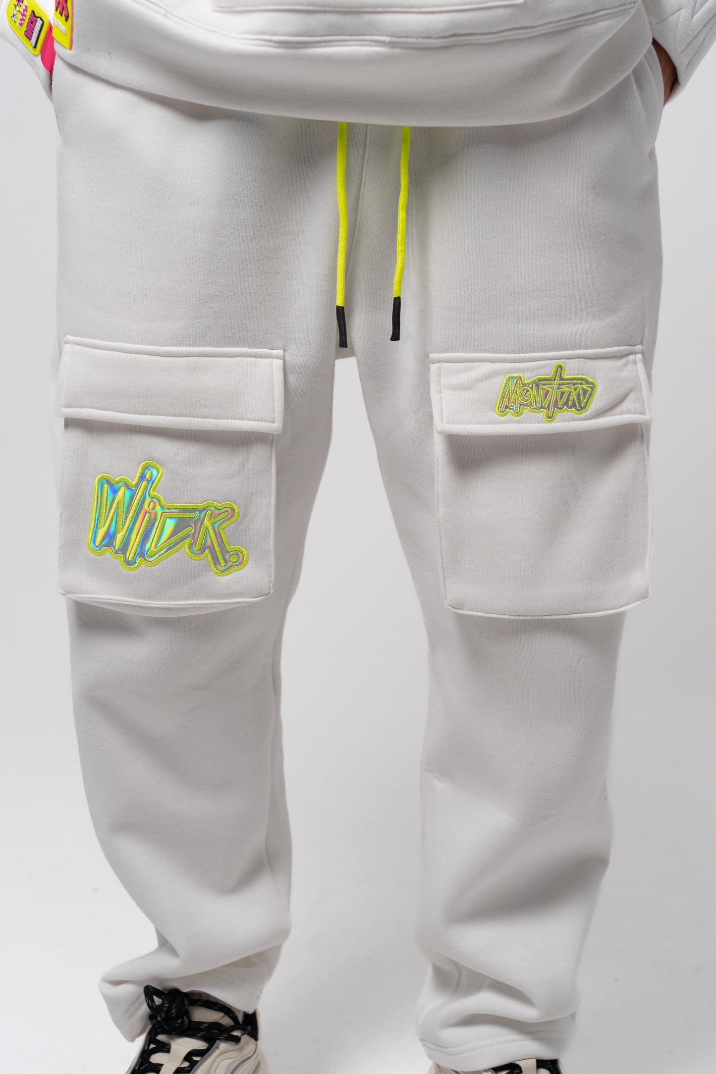 NEON ROYALTY CARGO SWEATPANTS WHITE