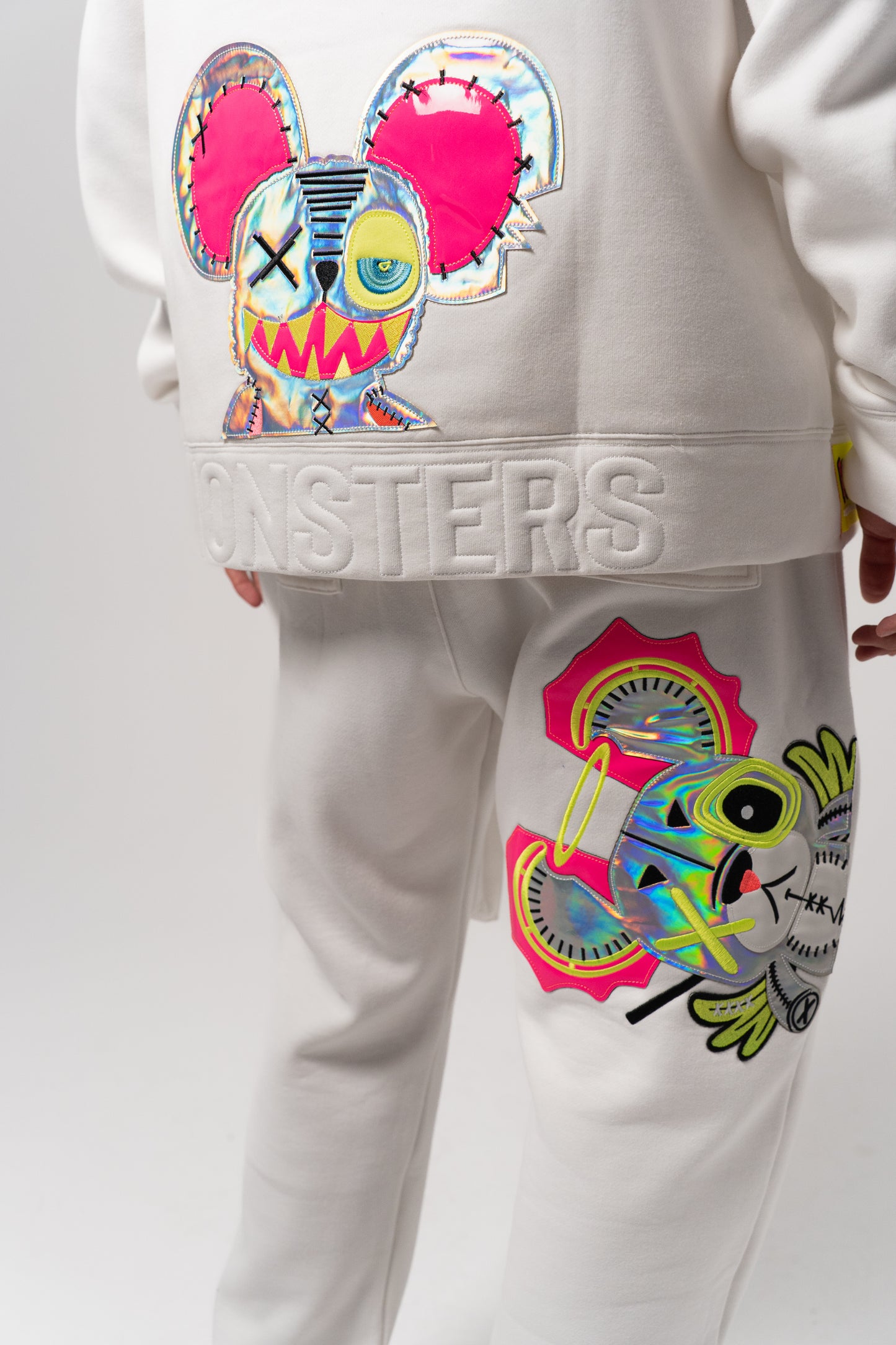 NEON ROYALTY CARGO SWEATPANTS WHITE