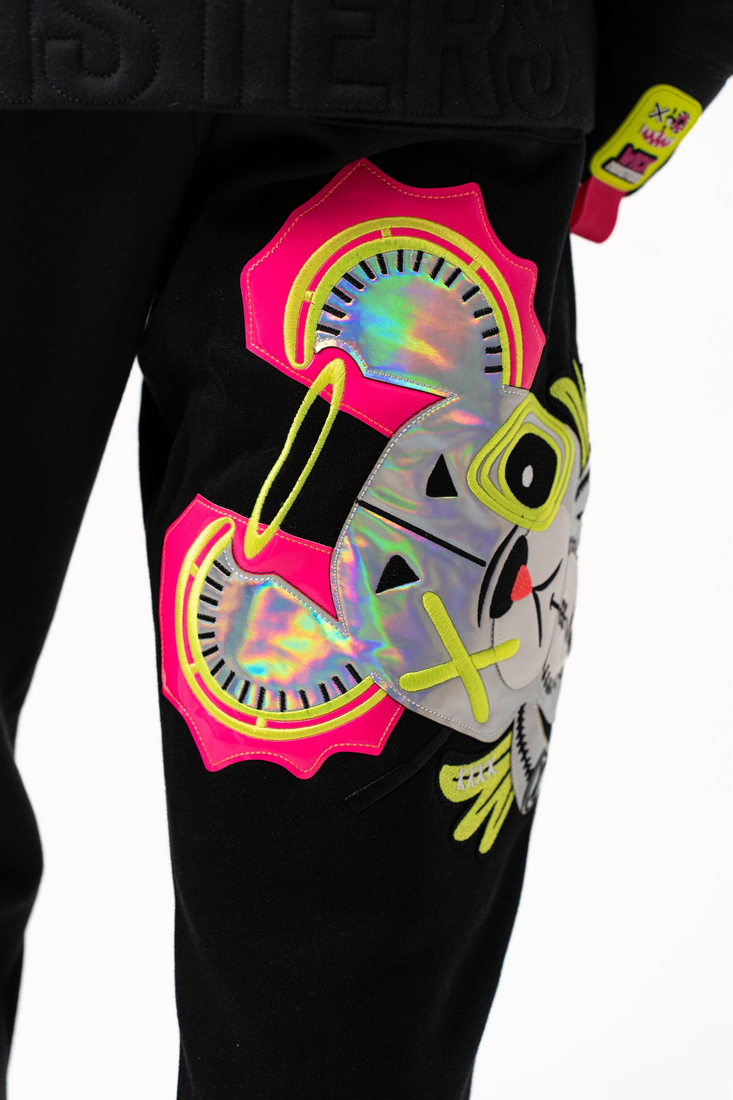 NEON ROYALTY CARGO SWEATPANTS BLACK