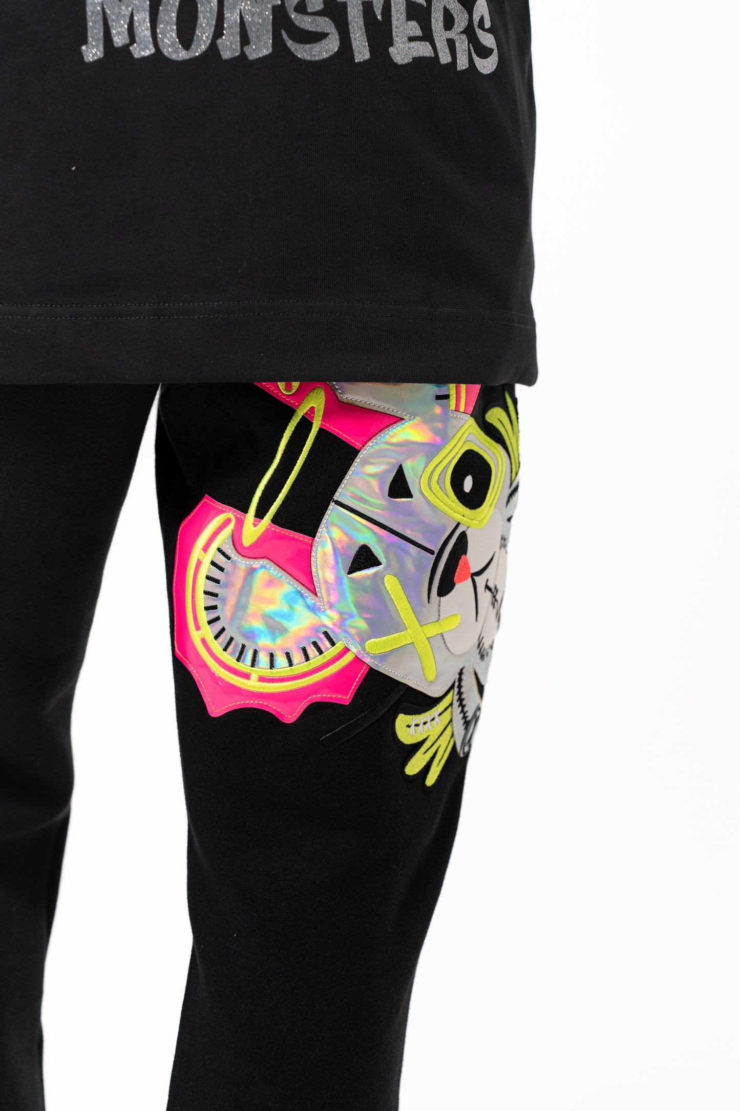 NEON ROYALTY CARGO SWEATPANTS BLACK