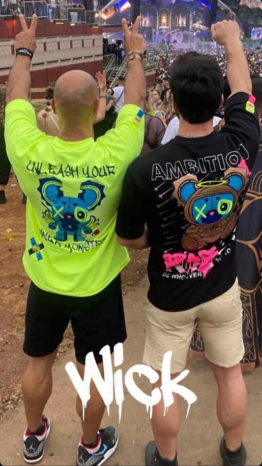 Space T-shirt Black en evento